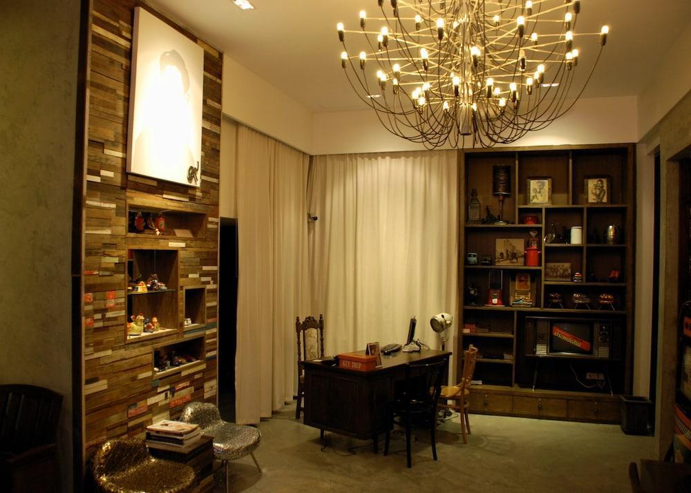 The Album Hotel Patong Екстериор снимка